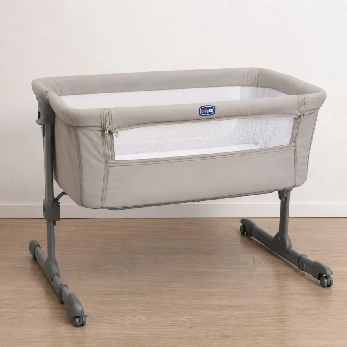 Chicco Next2Me Essential Crib + Mattress - Image 1