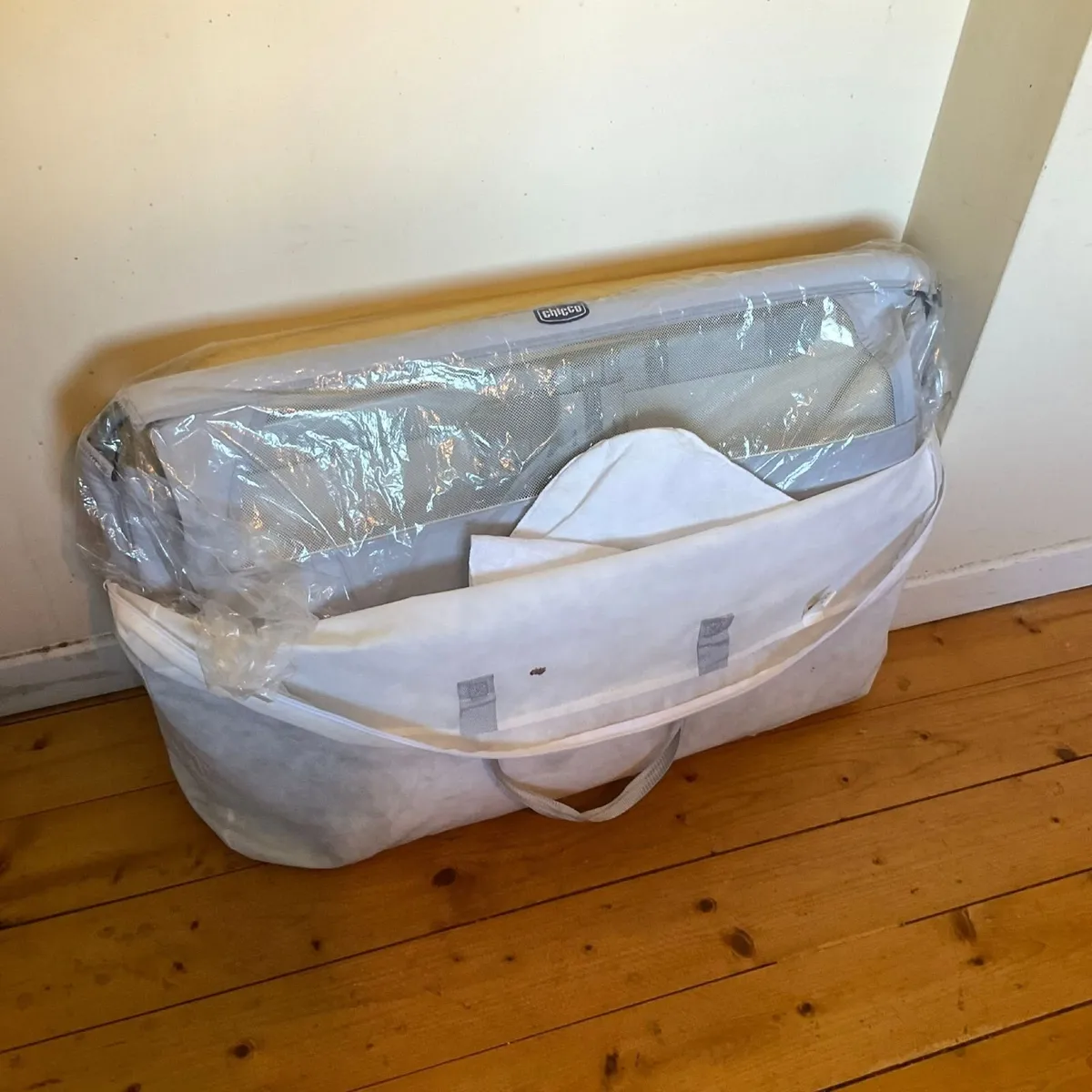 Chicco Next2Me Essential Crib + Mattress - Image 4