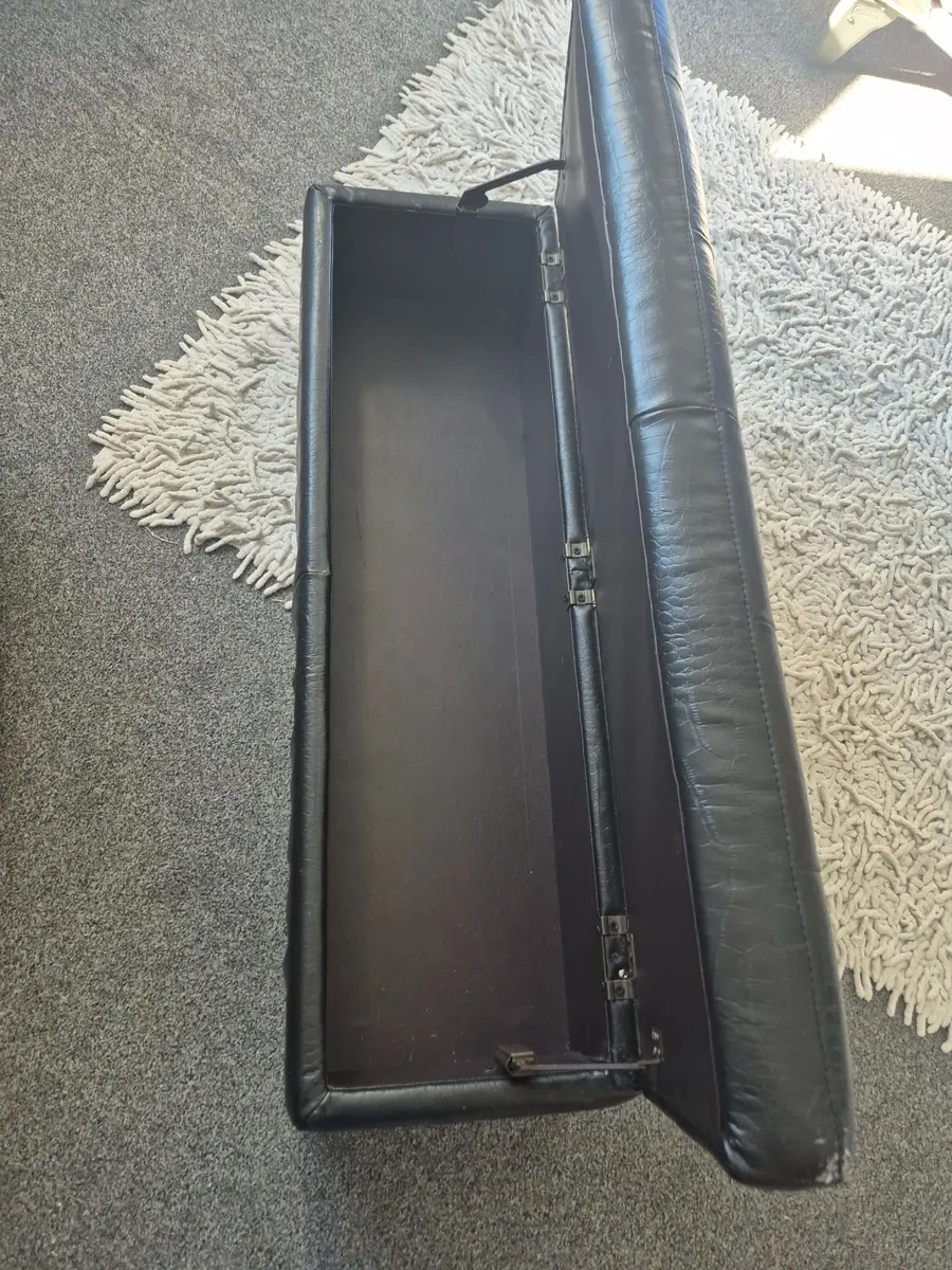 Swivel seat & small storage box - Image 3