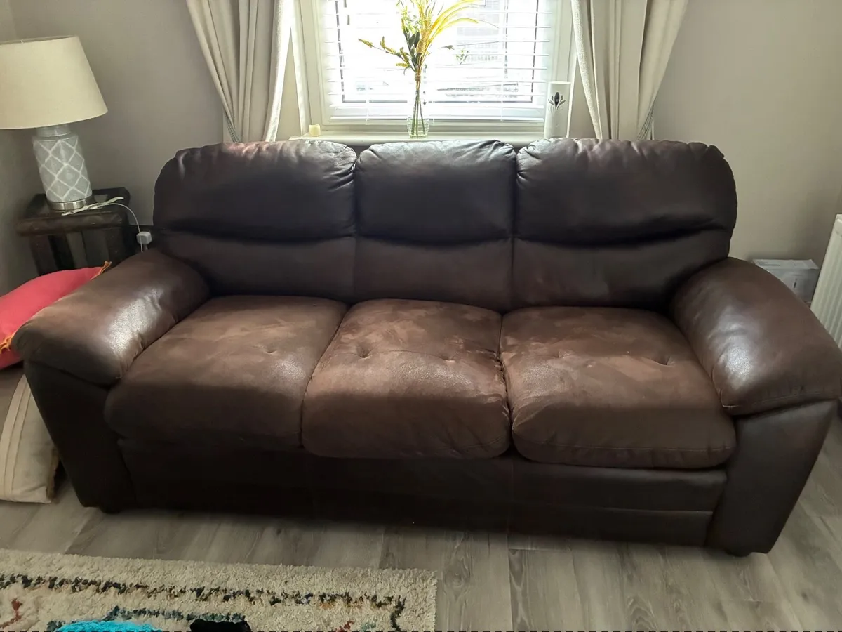 Couches - Image 4