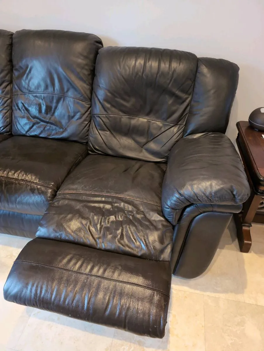 Leather sofa 3 seater recliner - Free - Image 3