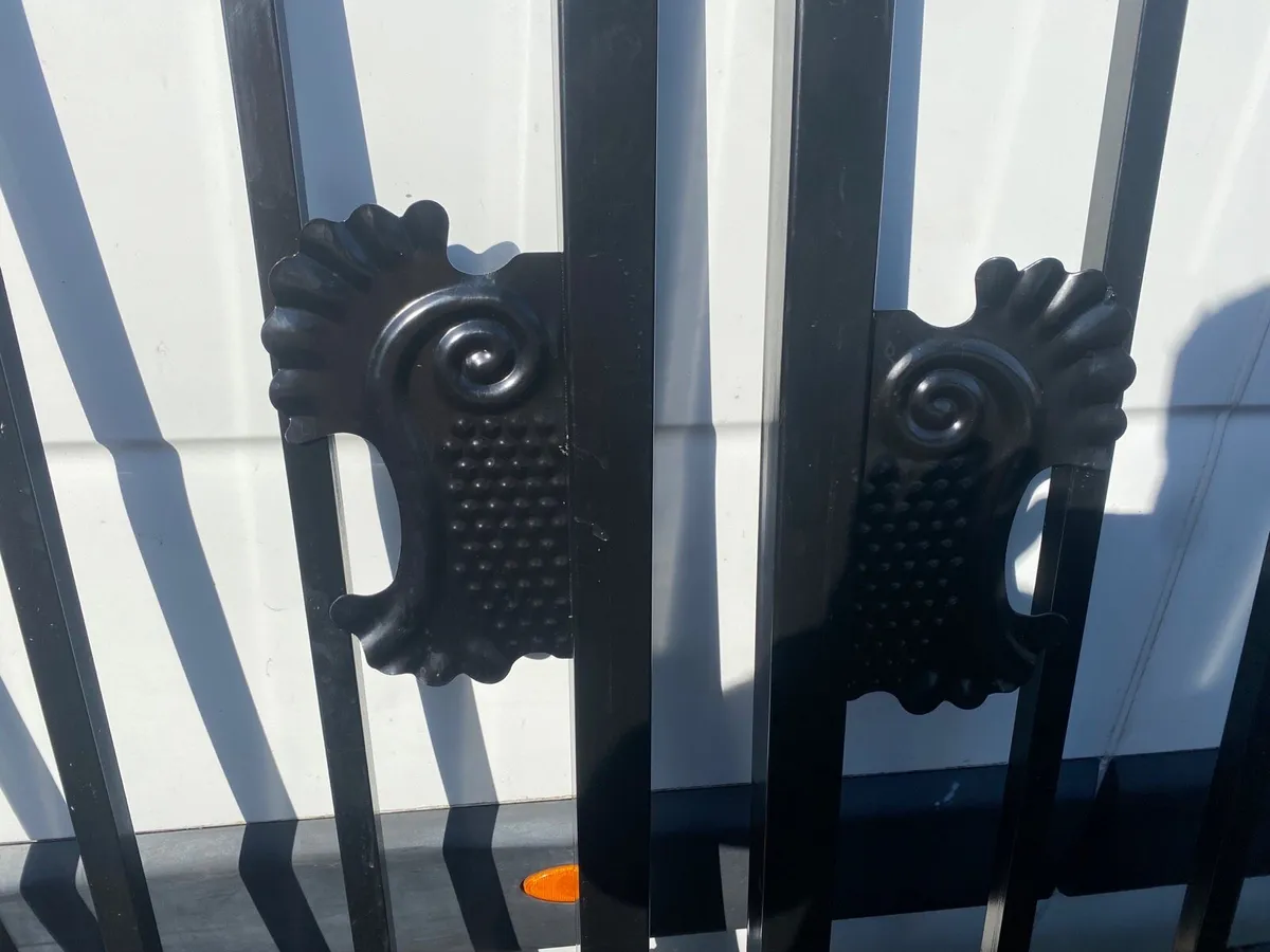 New/Unused 20 Foot Gates - Image 4