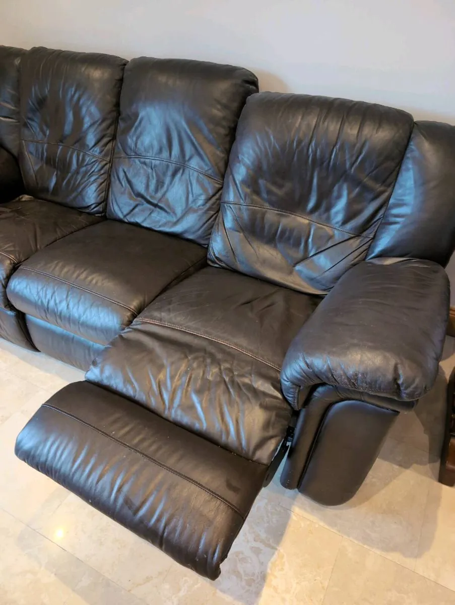 Leather sofa 3 seater recliner - Free - Image 4
