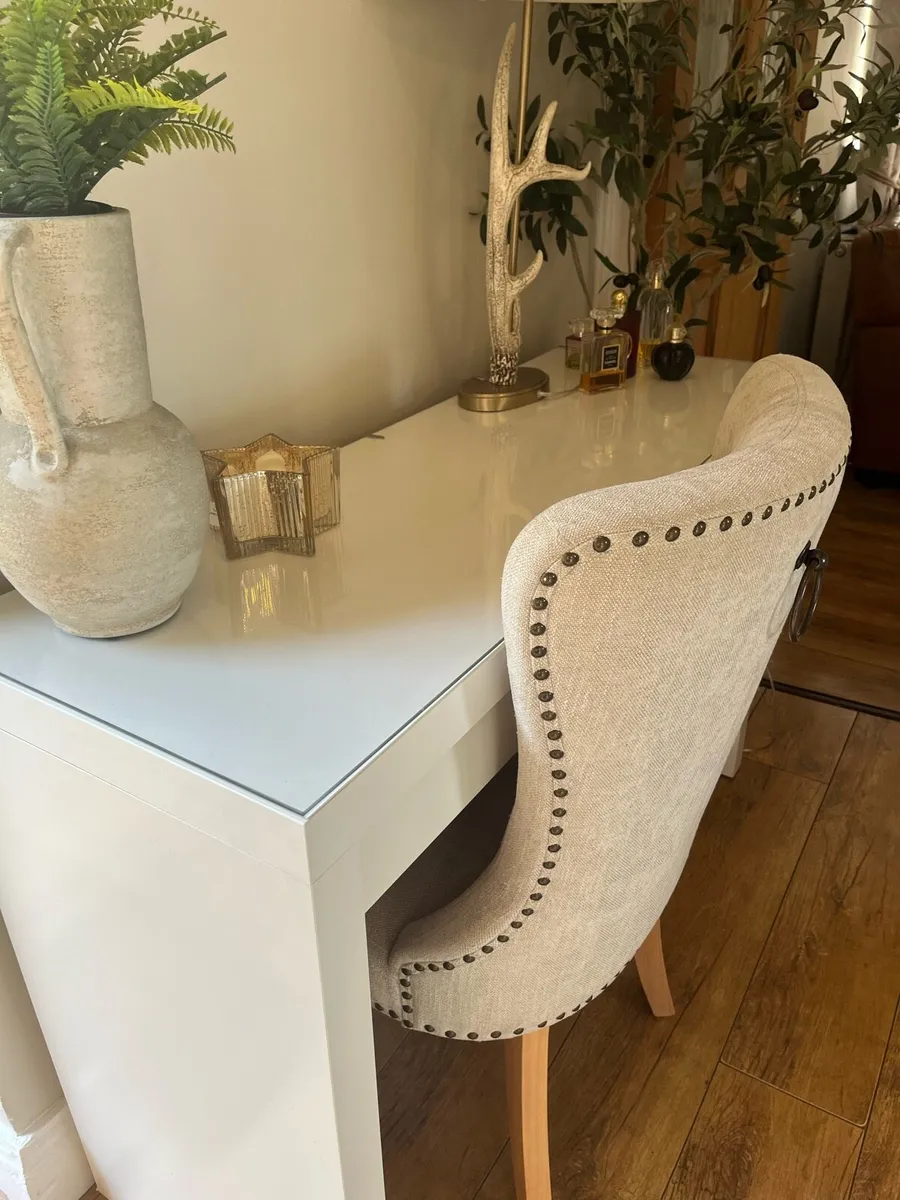 Dressing table / desk and matching drawers - Image 2