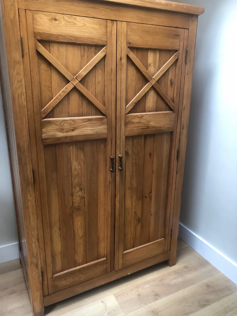 Heave wooden wardrobe - Image 1