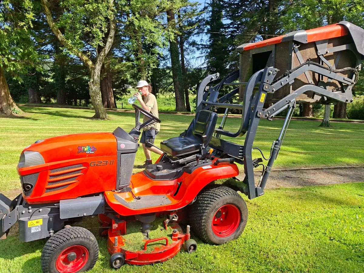 Kubota 2311 hd Ride on mower - Image 3