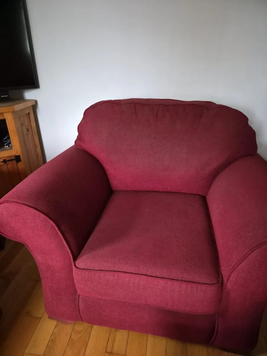 Couch and 2 arm chairs - Image 2