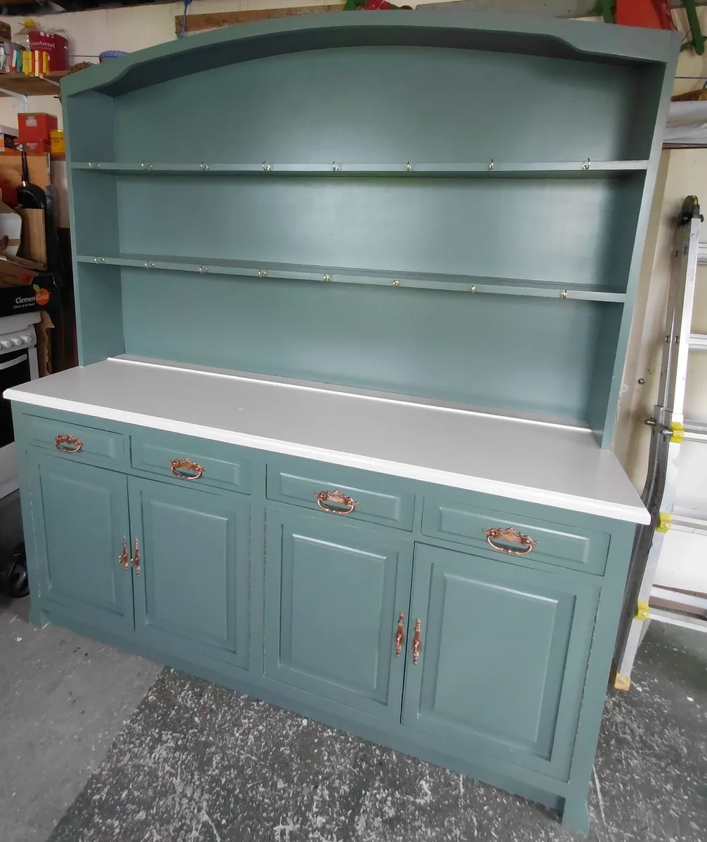 Dresser - Image 1