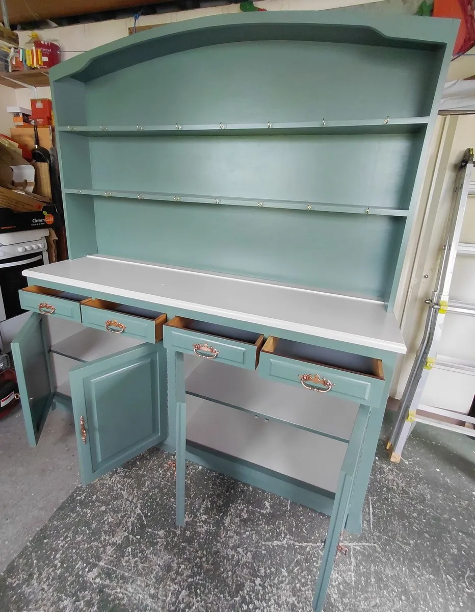 Dresser - Image 2