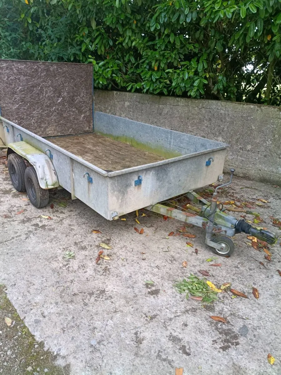 Trailer - Image 1