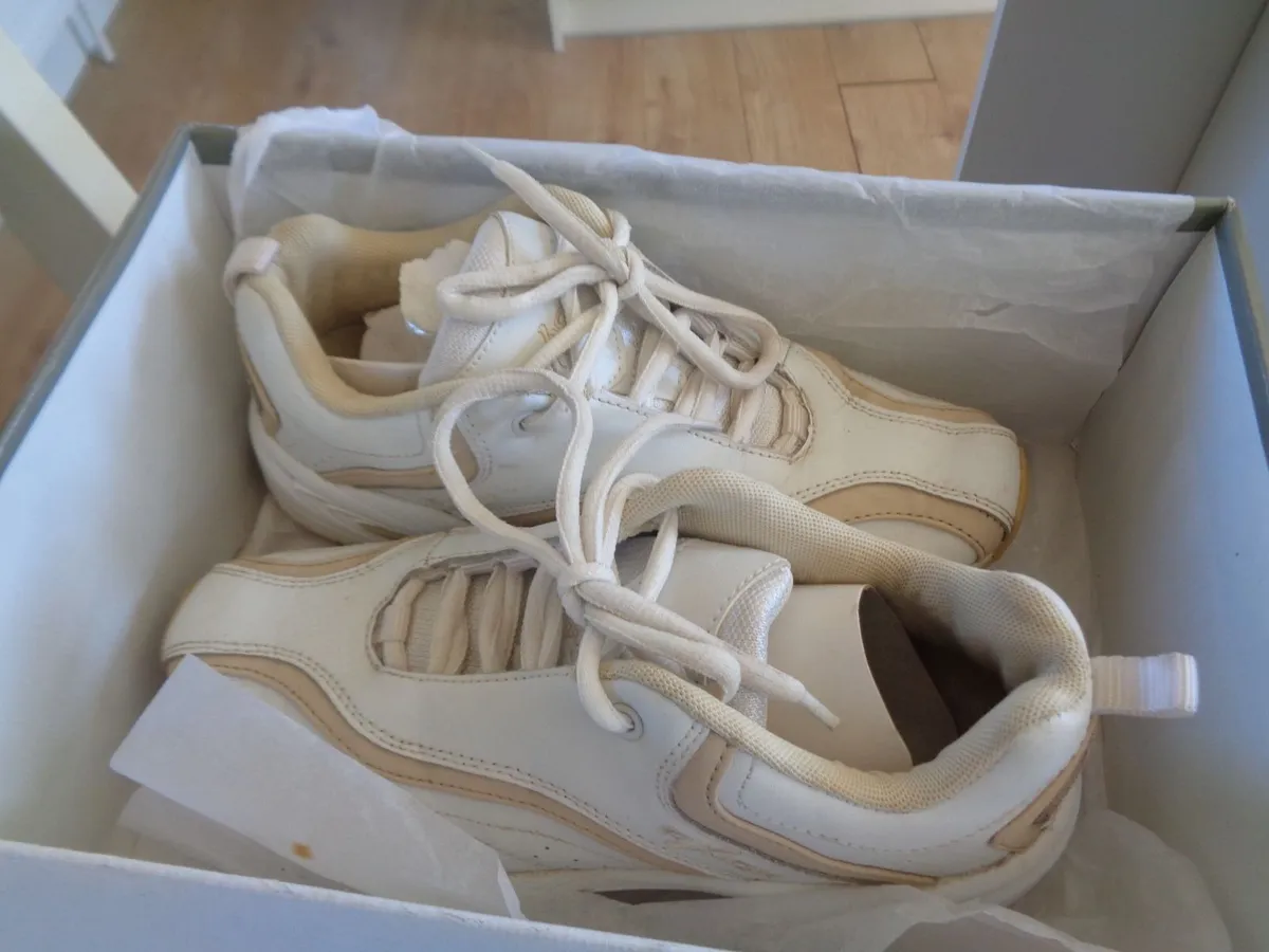 Ladies Leather Golf Shoes for Sale - Image 2