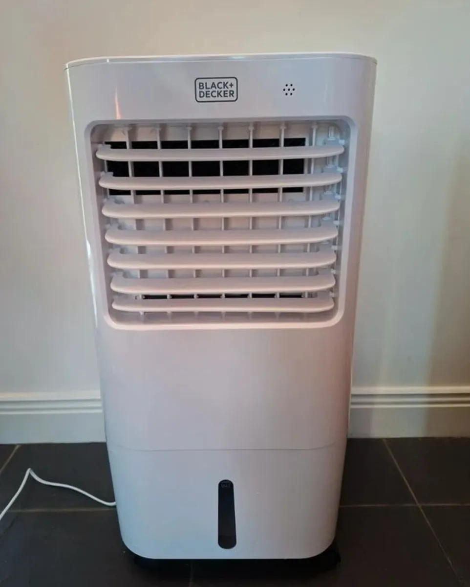 Black+Decker 2-In-1 15 Litre Air Cooler & Fan - Image 1