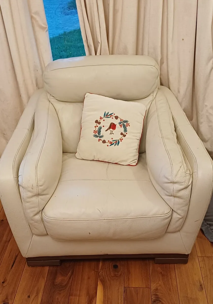 White leather Sofitalia armchair - Image 1