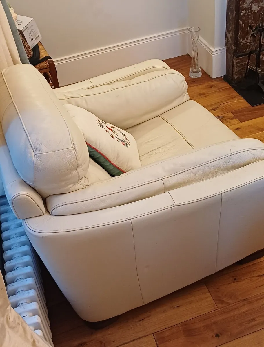 White leather Sofitalia armchair - Image 2