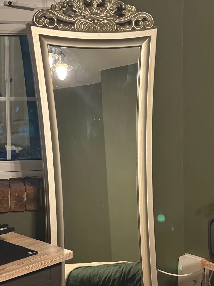 Freestanding full length mirror - Image 1