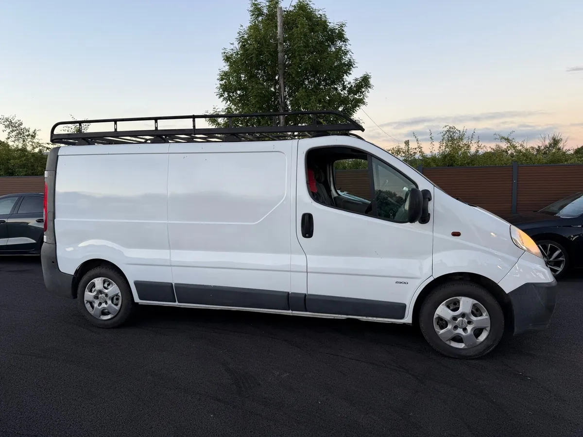 Opel Vivaro 2011 DOE 10/26 - Image 2