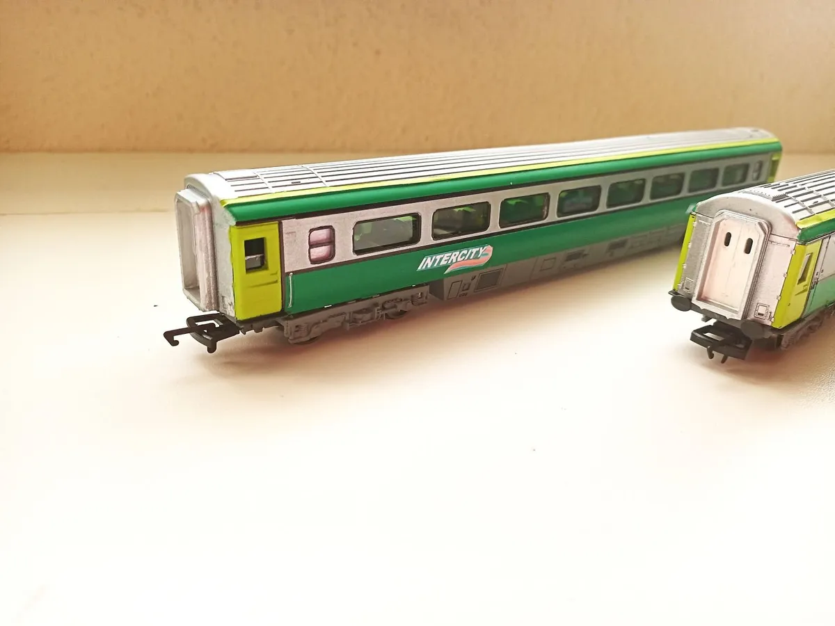 MODEL RAILWAY  IRISH  INTERCITY  COACHES - Image 3