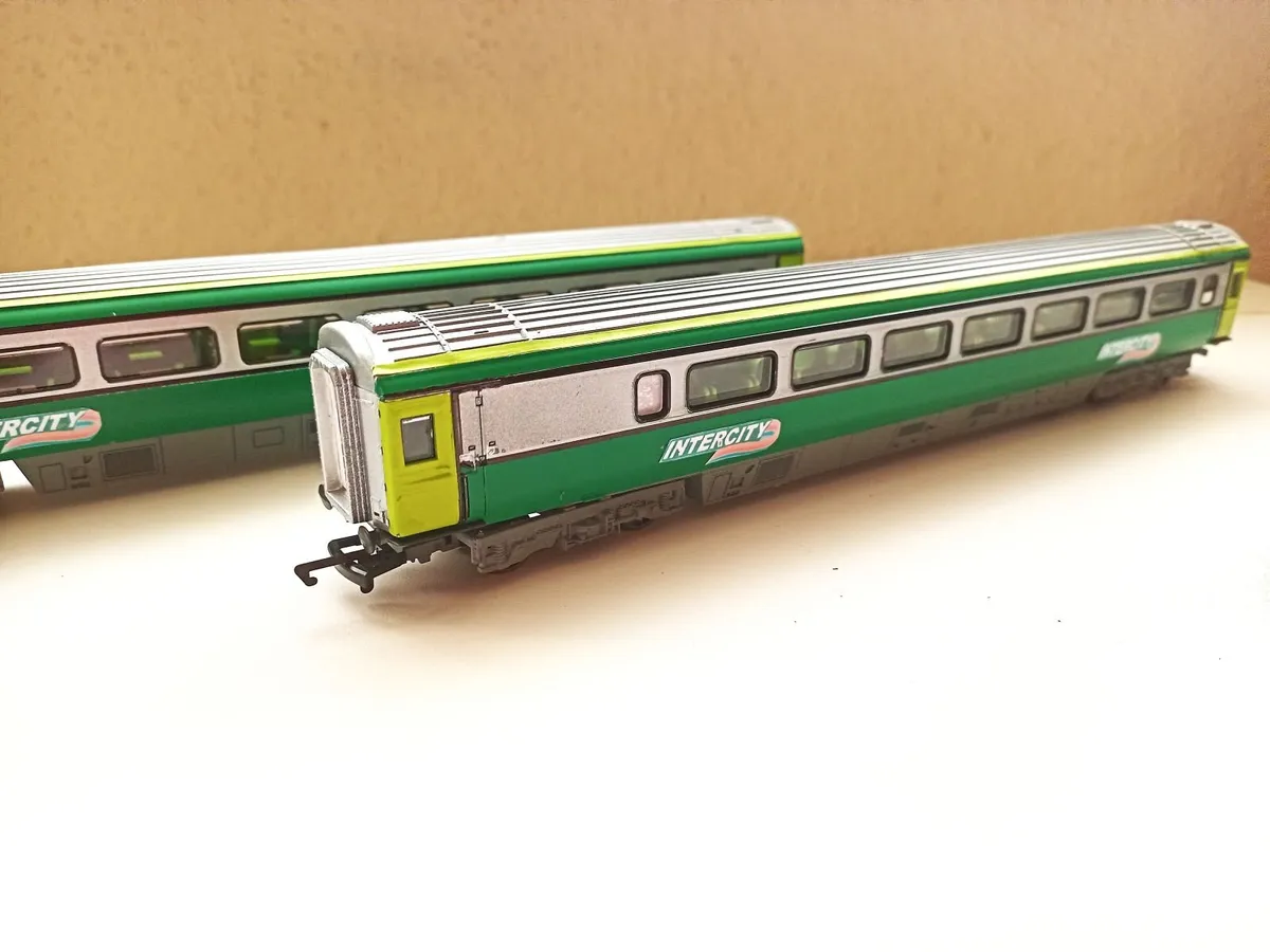 MODEL RAILWAY  IRISH  INTERCITY  COACHES - Image 2