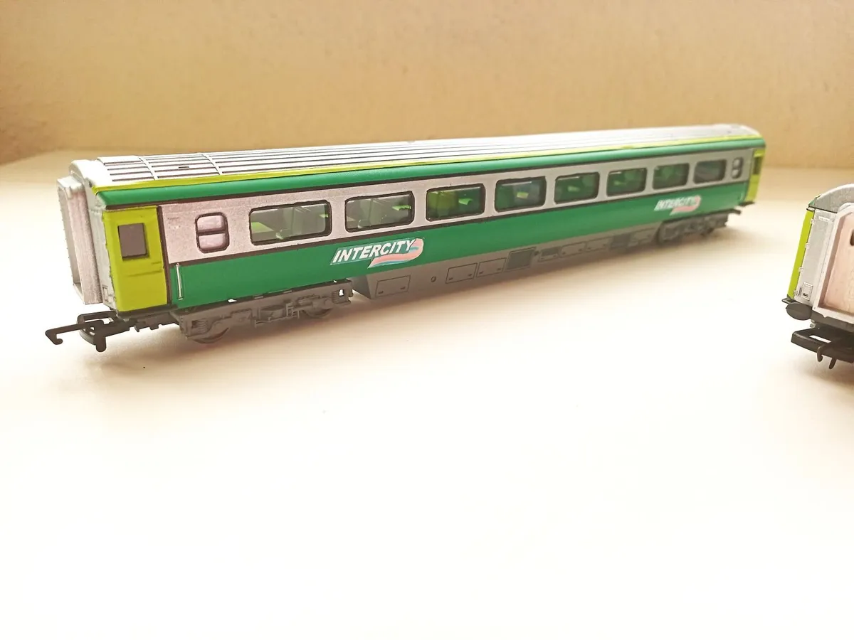 MODEL RAILWAY  IRISH  INTERCITY  COACHES - Image 4