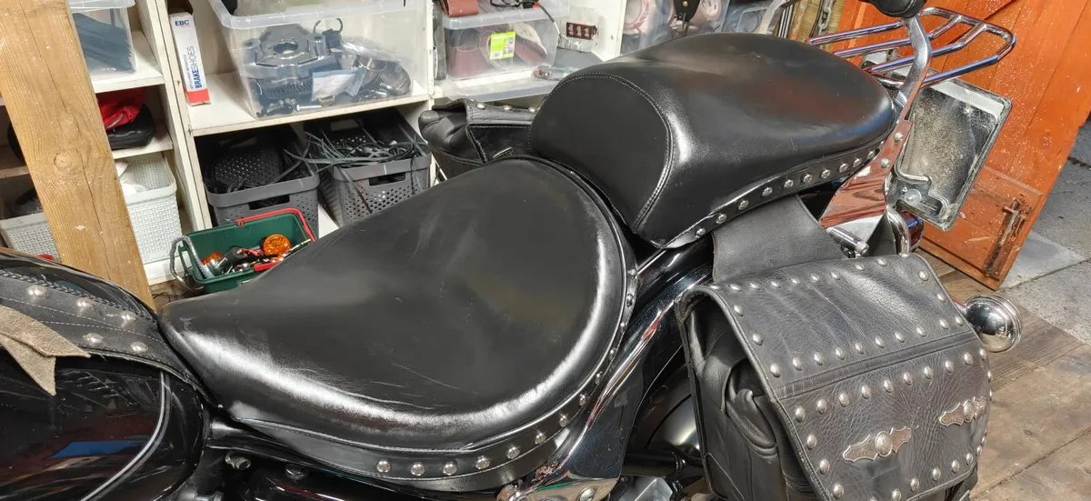 Mustang Corbin Gel seats for Yamaha Dragstar 650 - Image 3