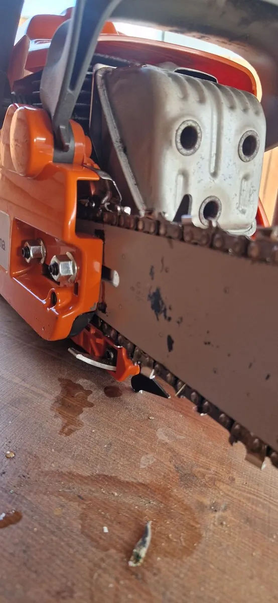Husqvarna 455 Rancher Chainsaw – Like New - Image 3