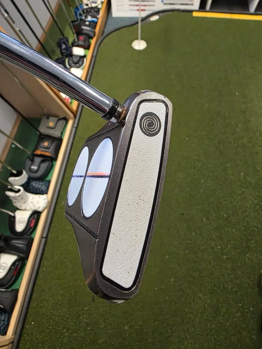 Odyssey White Ice 2-Ball Putter - Image 3