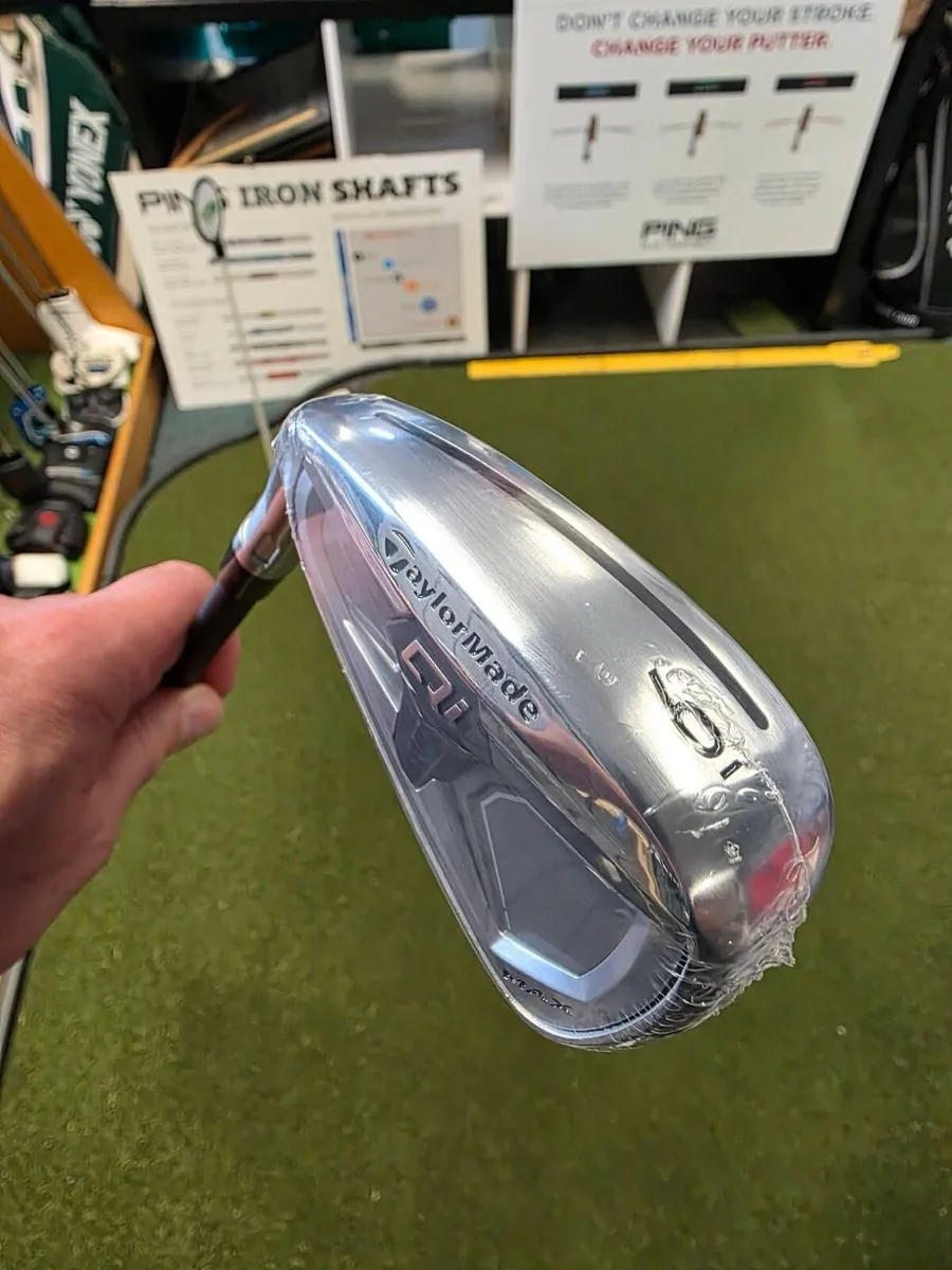 New Left Hand Taylormade Qi Irons - Image 4