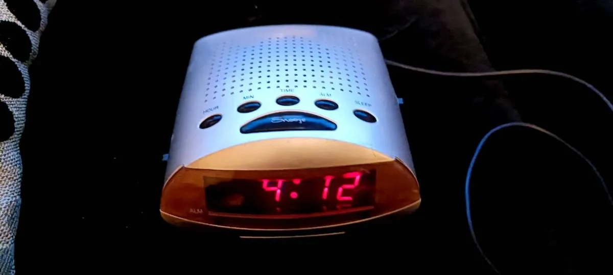 Clock radio