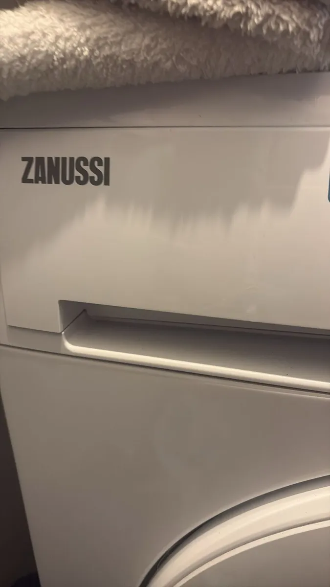 Zanussi washing machine/ dryer combo - Image 2