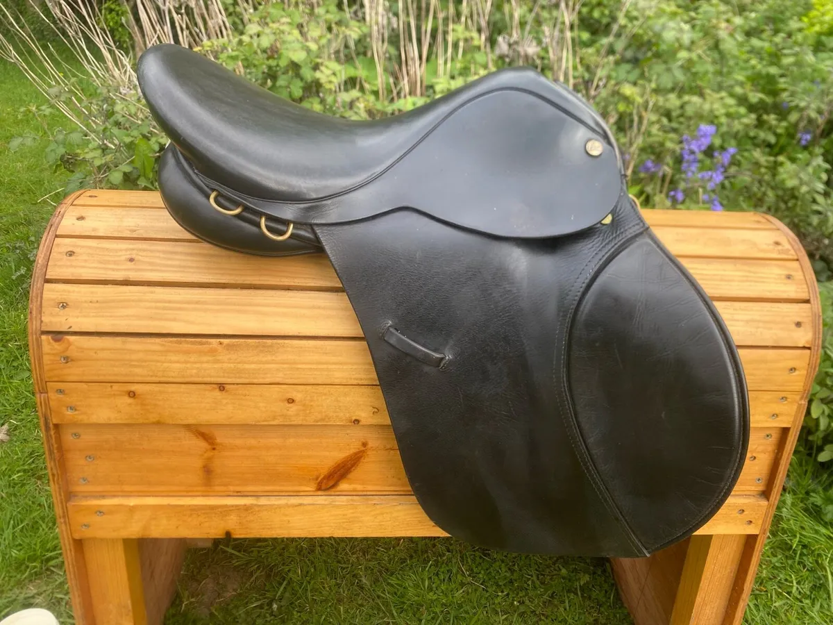 Ideal pony black Leather saddle - Image 4