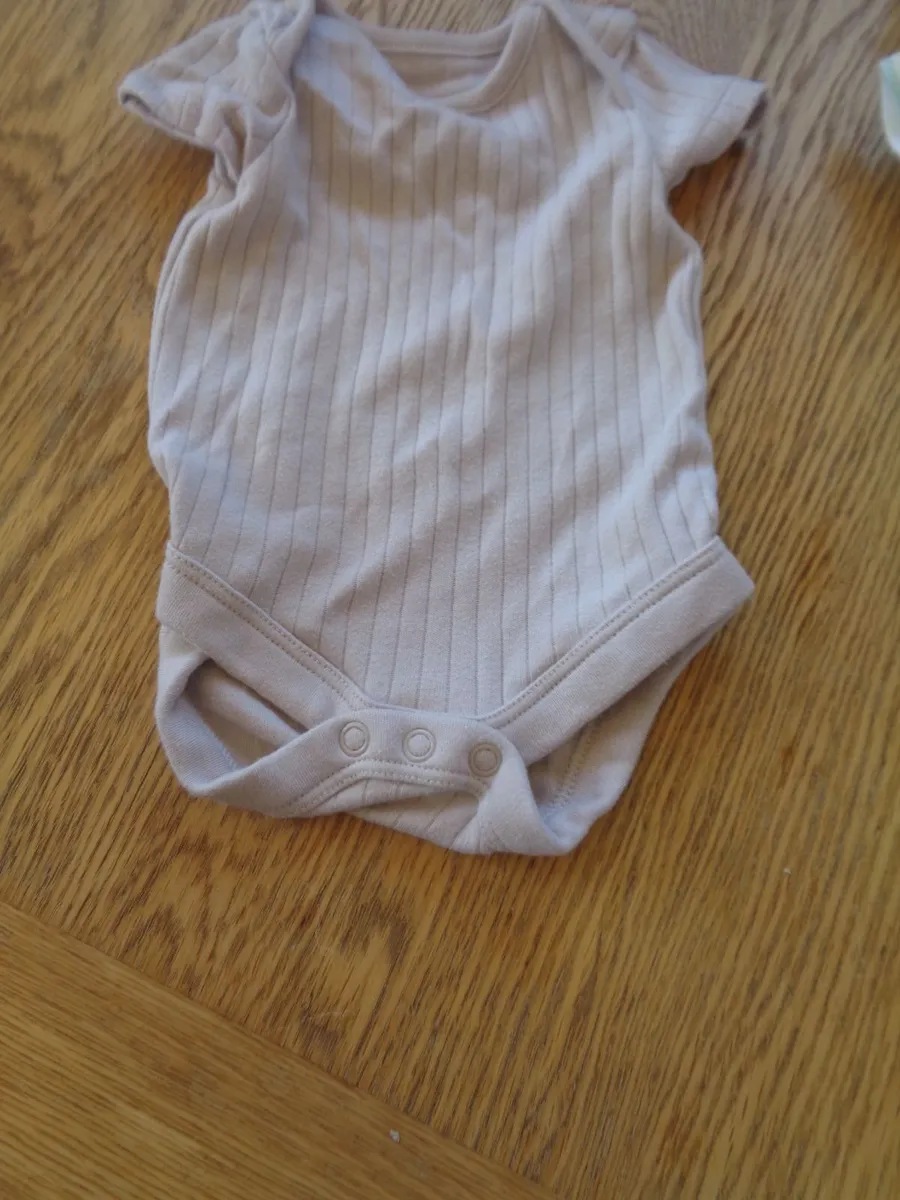 Dunnes Stores Newborn Vests x 10 for Sale - Image 3