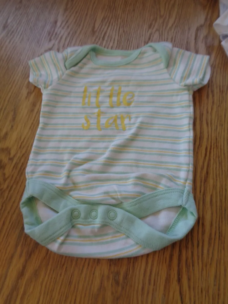 Dunnes Stores Newborn Vests x 10 for Sale - Image 4