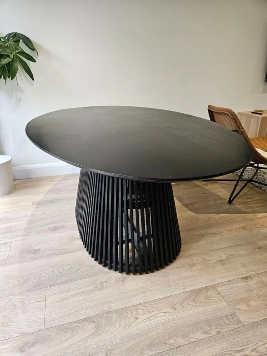 Kave Home Jeanette black dining table - Image 2