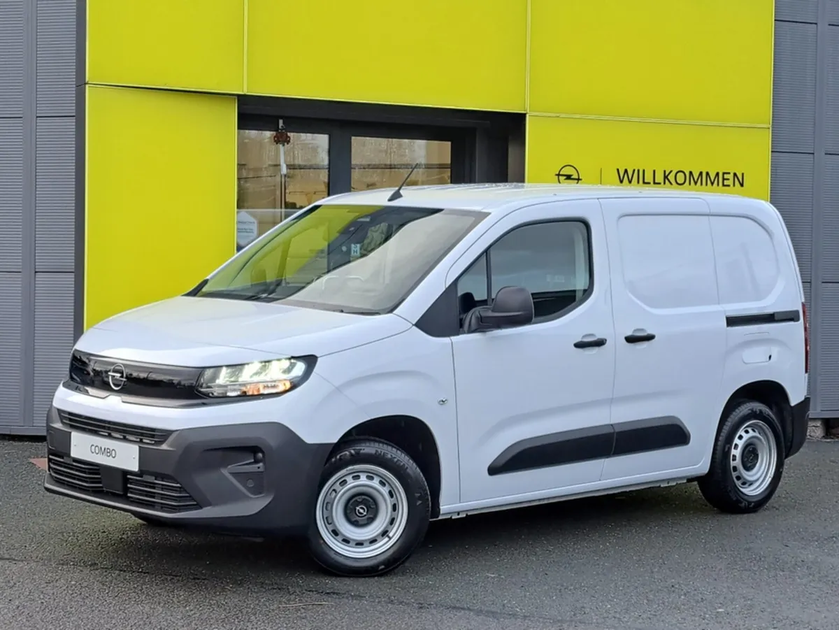 Opel Combo KOMFORT L1H1 1.5TD 100BHP  **LED HEADLI - Image 1