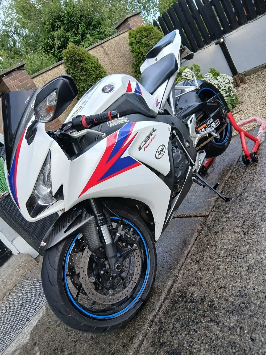 Honda Fireblade CBR 1000RR - Image 2