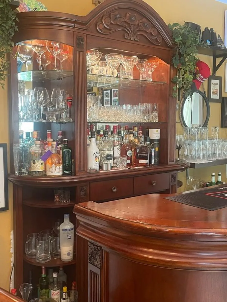 Complete home bar - Image 1