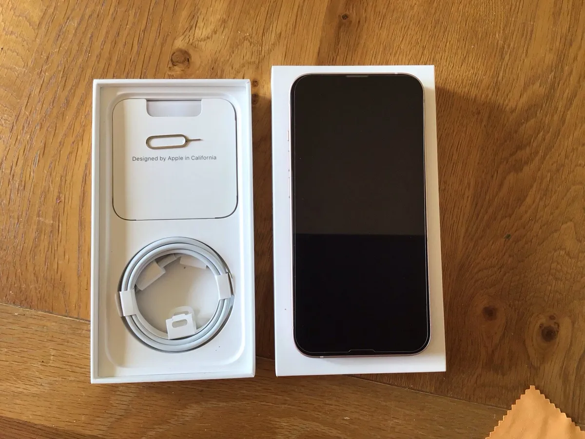 Apple iPhone 13 - Image 2