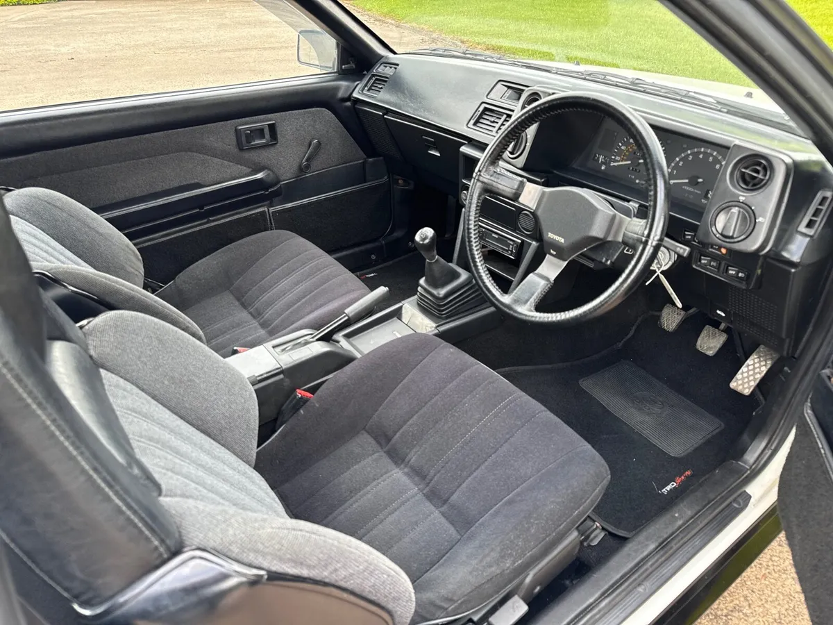 Toyota Corolla 1986 - Image 3