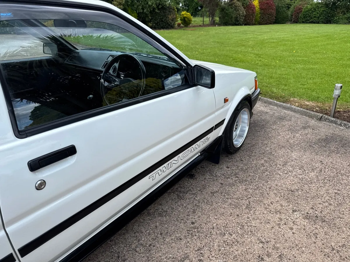 Toyota Corolla 1986 - Image 4