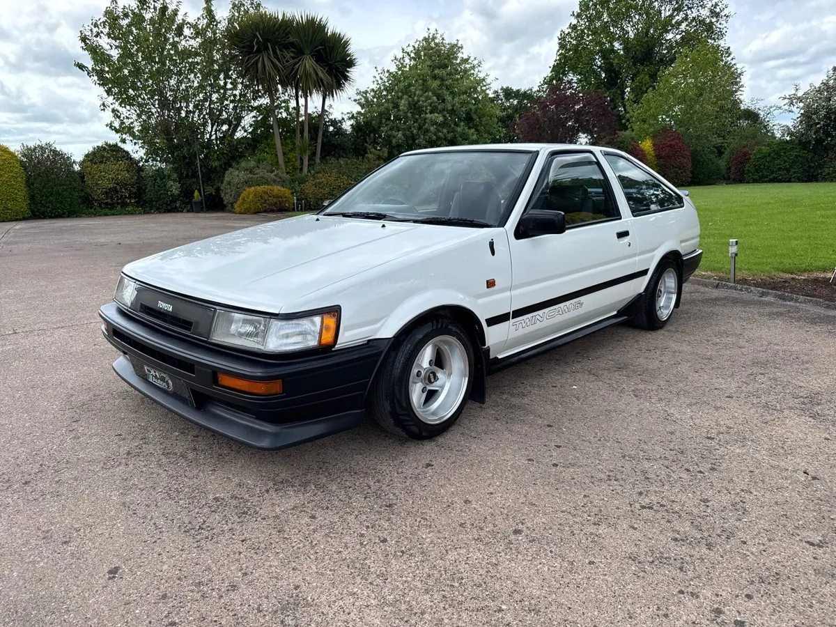 Toyota Corolla 1986 - Image 2