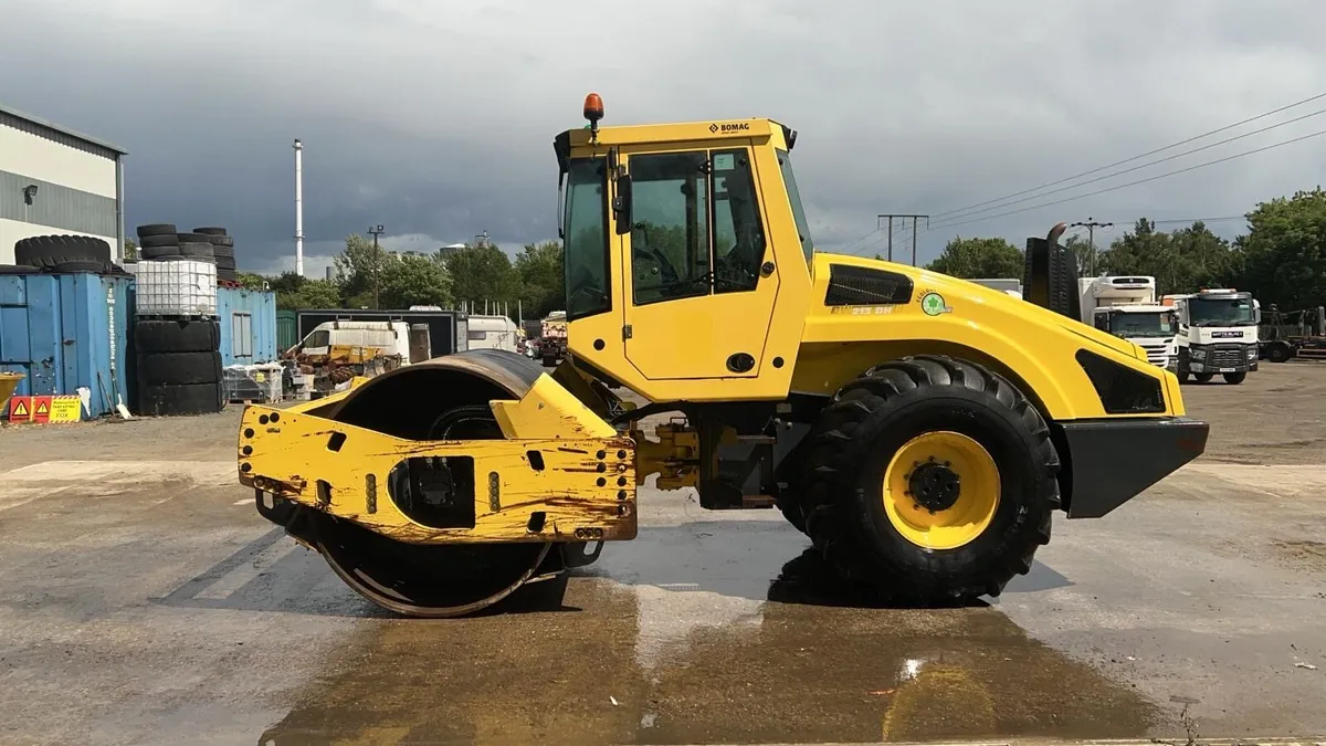 13 tonne roller for hire - Image 2