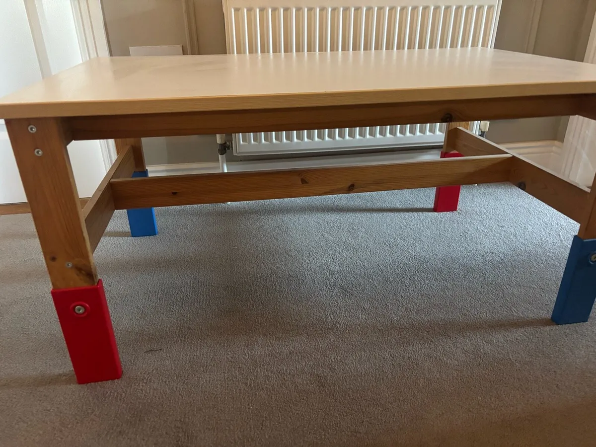 Children’s playroom table - Image 2
