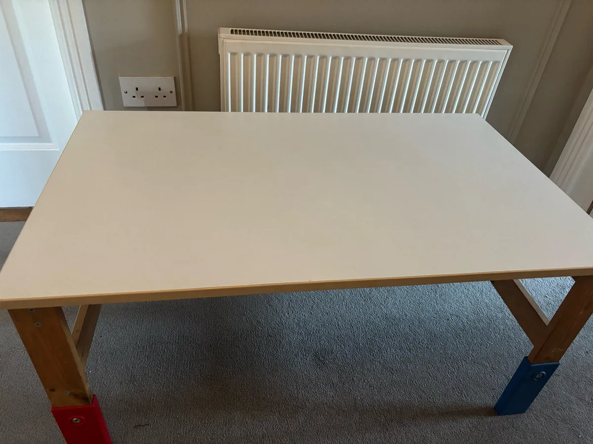 Children’s playroom table - Image 3