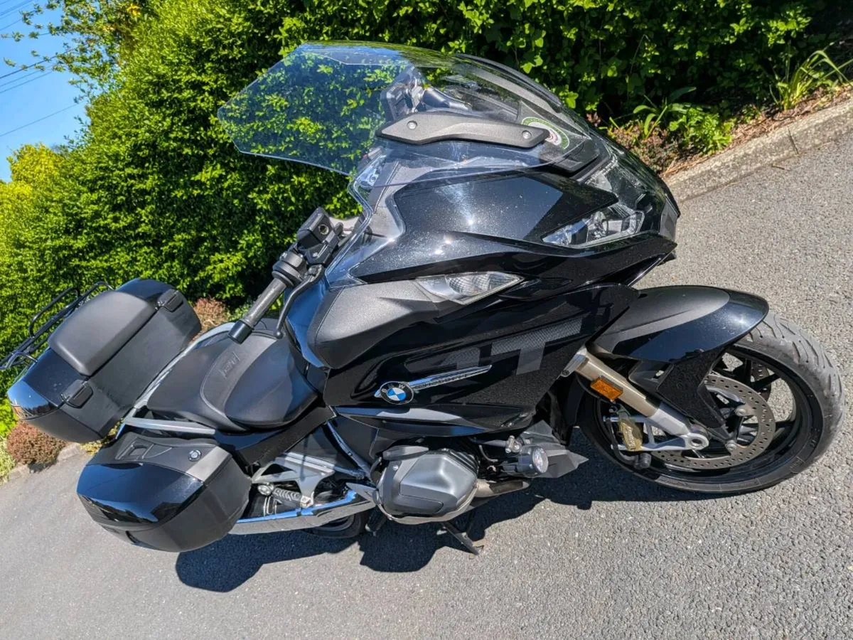 2023 BMW R1250 RT LE - Image 2