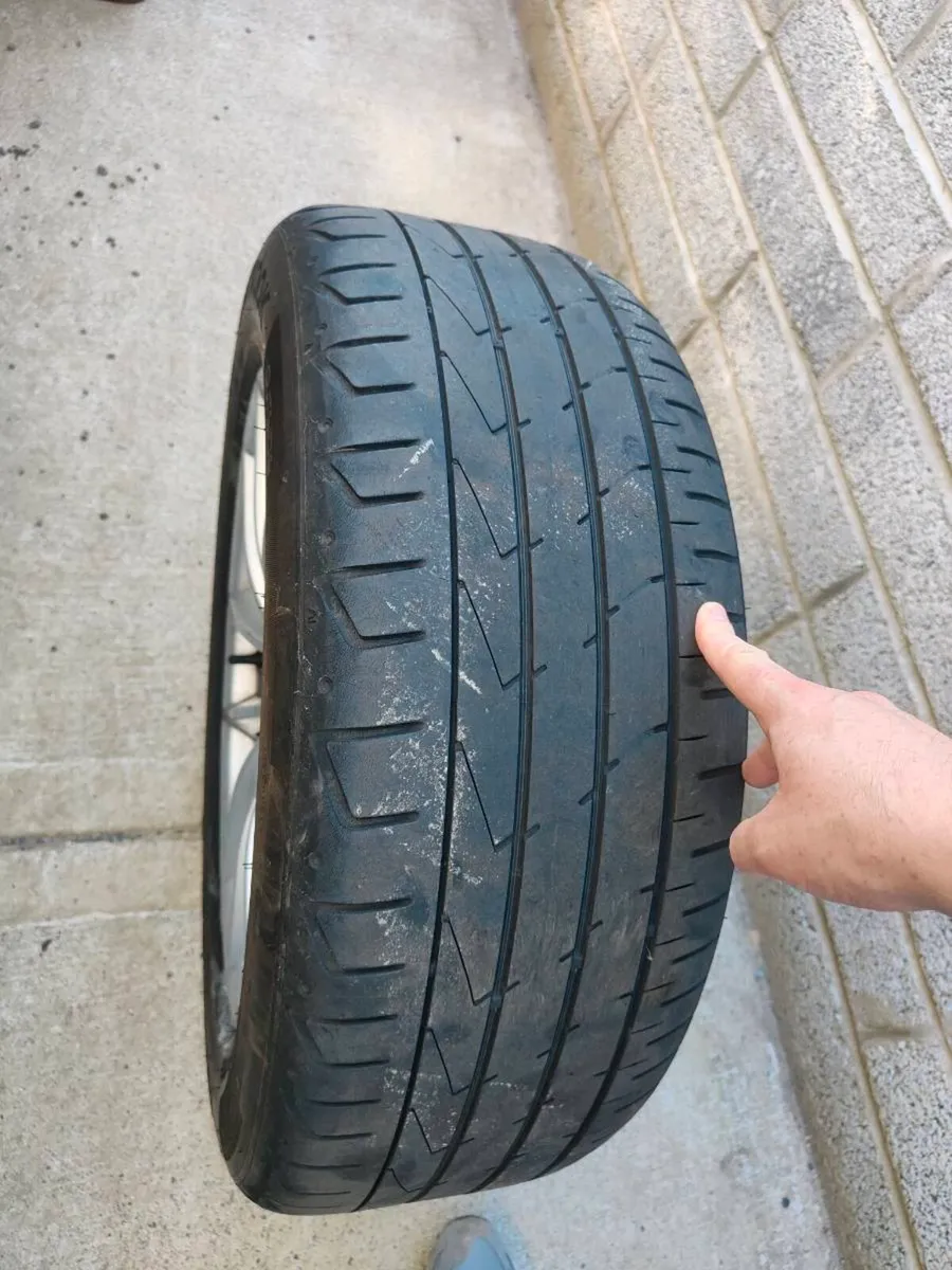 4x 18" alloys & tires BMW 5 Series 2018 - Image 2