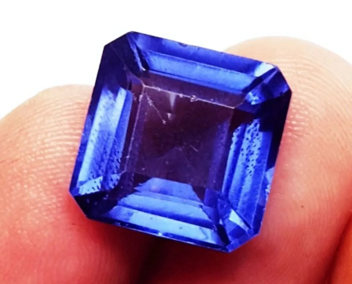 Magnificent Tanzanite with cert 10.02ct - Image 2