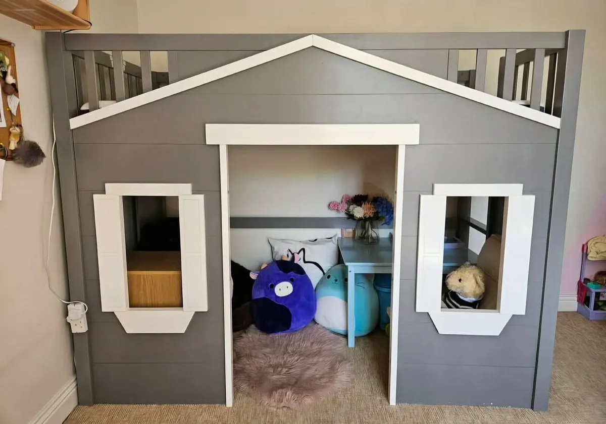 Kids bulk bed loft house - Image 1