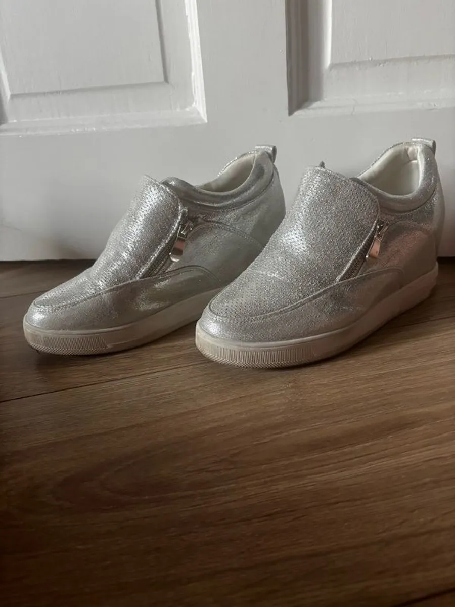shoes - Image 1
