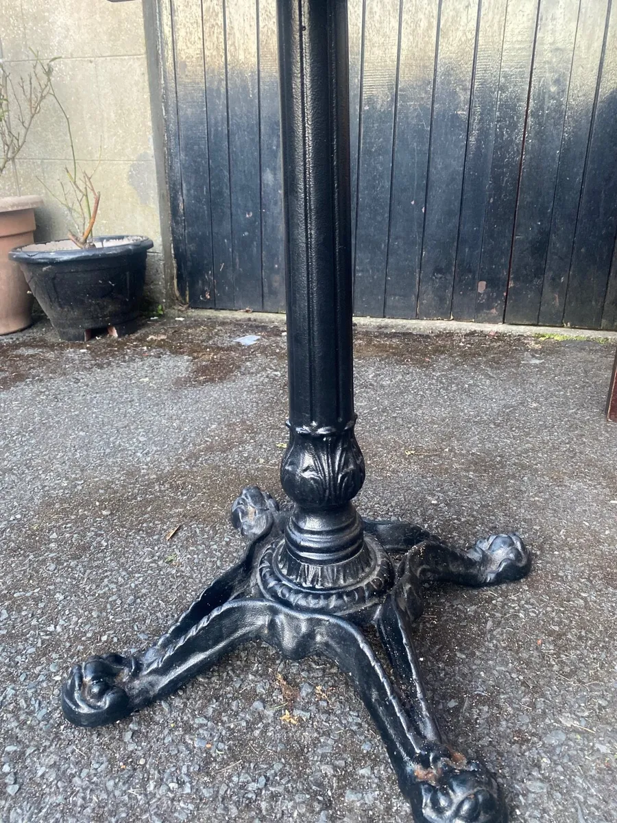 Pub restaurant table - Image 1