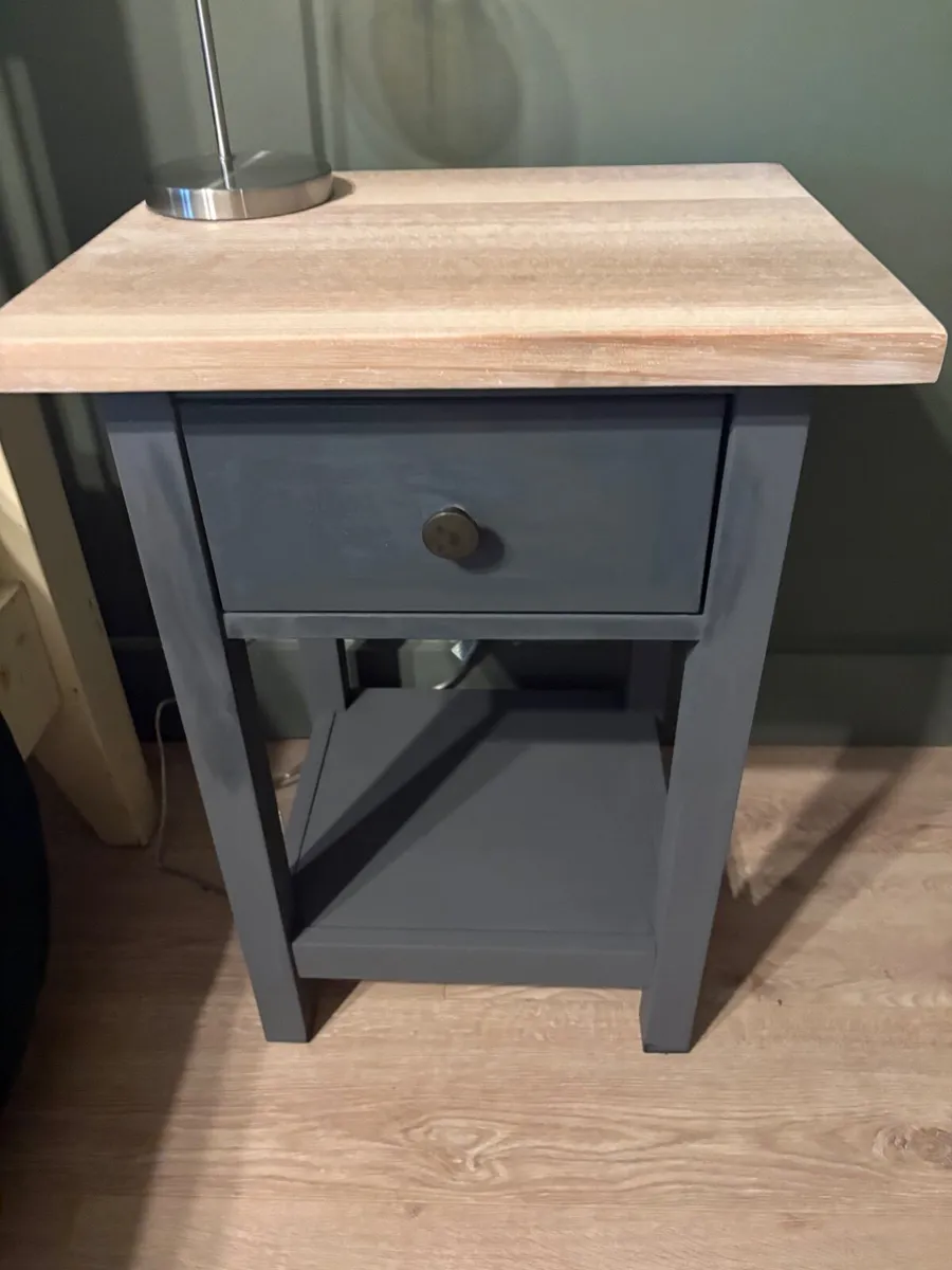 Bedside tables x 2 - Image 3